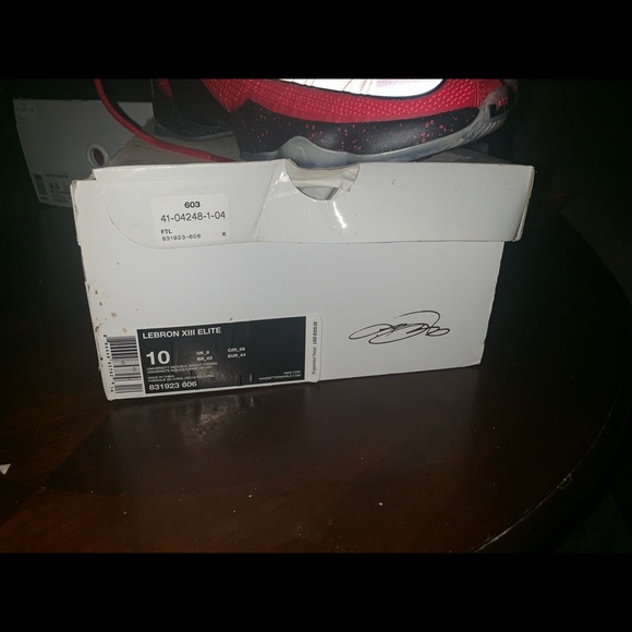 Lebron XIII Elite size 10 new in box... - Picture 2 of 3